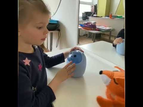 Лисичка помогает логопеду на занятиях Лисичка помогает логопеду на занятиях