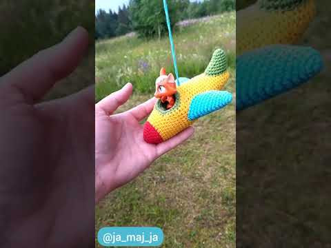 Приглашаю связать вместе такой самолетик