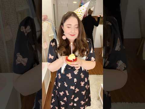 С Днем рождения меня, а подарки - вам. Ловите новое видео С Днем рождения меня, а подарки - вам. Ловите новое видео