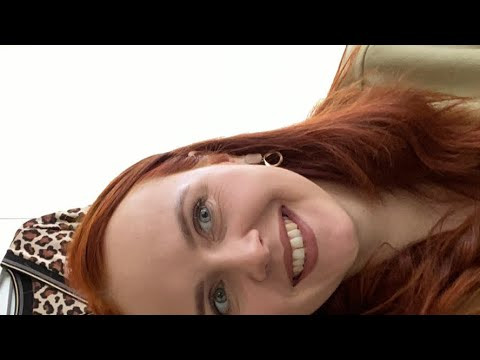 Встреча про кардиган и юбку Встреча про кардиган и юбку