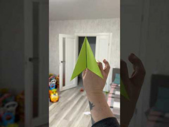 Best Paper Airplane Distance Test &ndash; 320 ft! Will This Break the World Record Today?