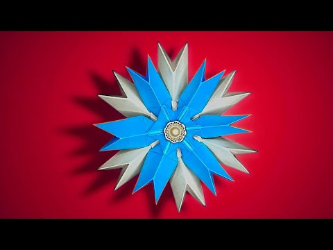 Expert Reveals the SECRET to Making Beautiful Origami Snowflakes Expert Reveals the SECRET to Making Beautiful Origami Snowflakes