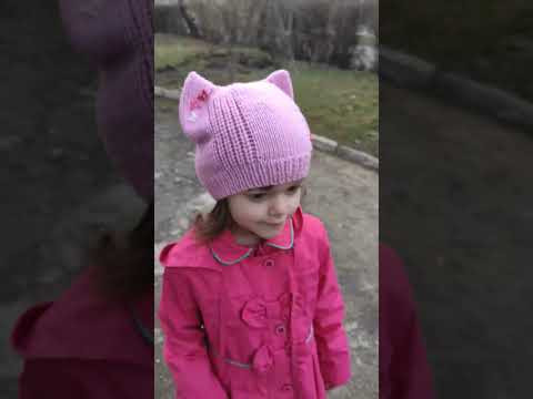Knitted kitten hat for spring 