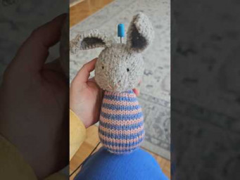Распустила шапку  и связала ИГРУШКУ!  #knitting #вязаныеигрушки #амигуруми