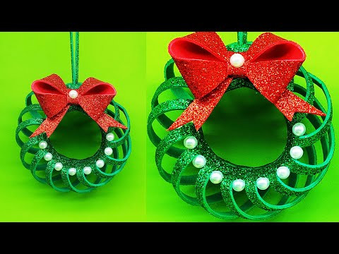 Mini Holiday Wreaths - Christmas Wreath Making For Beginners - Christmas Decorations 2022 Mini Holiday Wreaths - Christmas Wreath Making For Beginners - Christmas Decorations 2022