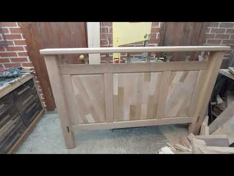 Двухспальная кровать из дуба