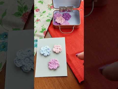 DIY postcard, mini postcard handmade with crocheted flowers,  tutorial how to crochet flowers