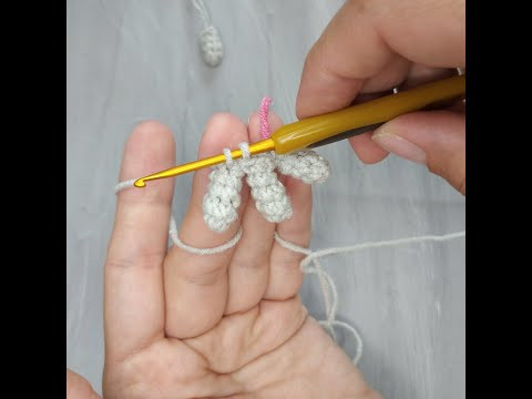 Video. We connect three fingers of the hand. Video. We connect three fingers of the hand.