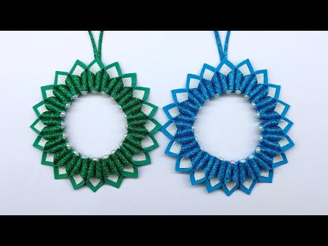 Beautiful Christmas Wreath - Christmas Front Door Decorations - DIY Christmas Crafts